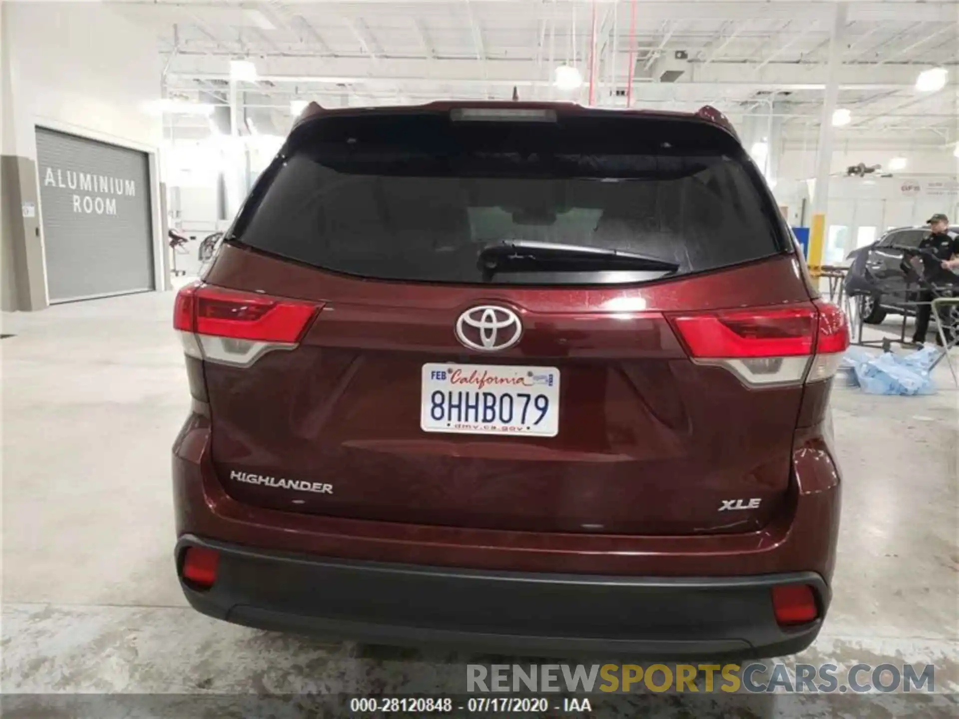 9 Photograph of a damaged car 5TDKZRFH1KS315048 TOYOTA HIGHLANDER 2019