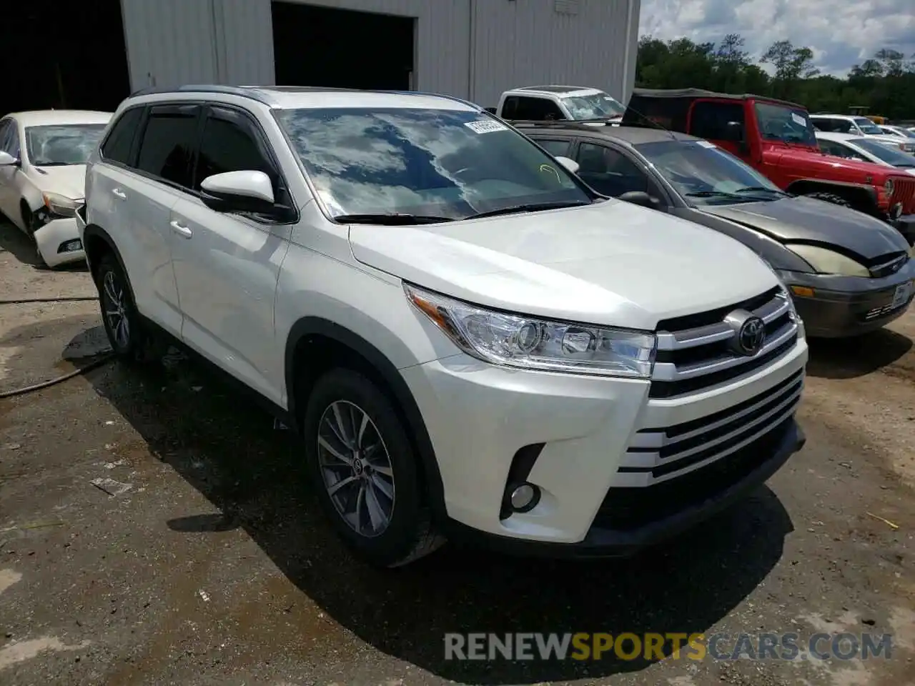 1 Photograph of a damaged car 5TDKZRFH1KS317379 TOYOTA HIGHLANDER 2019