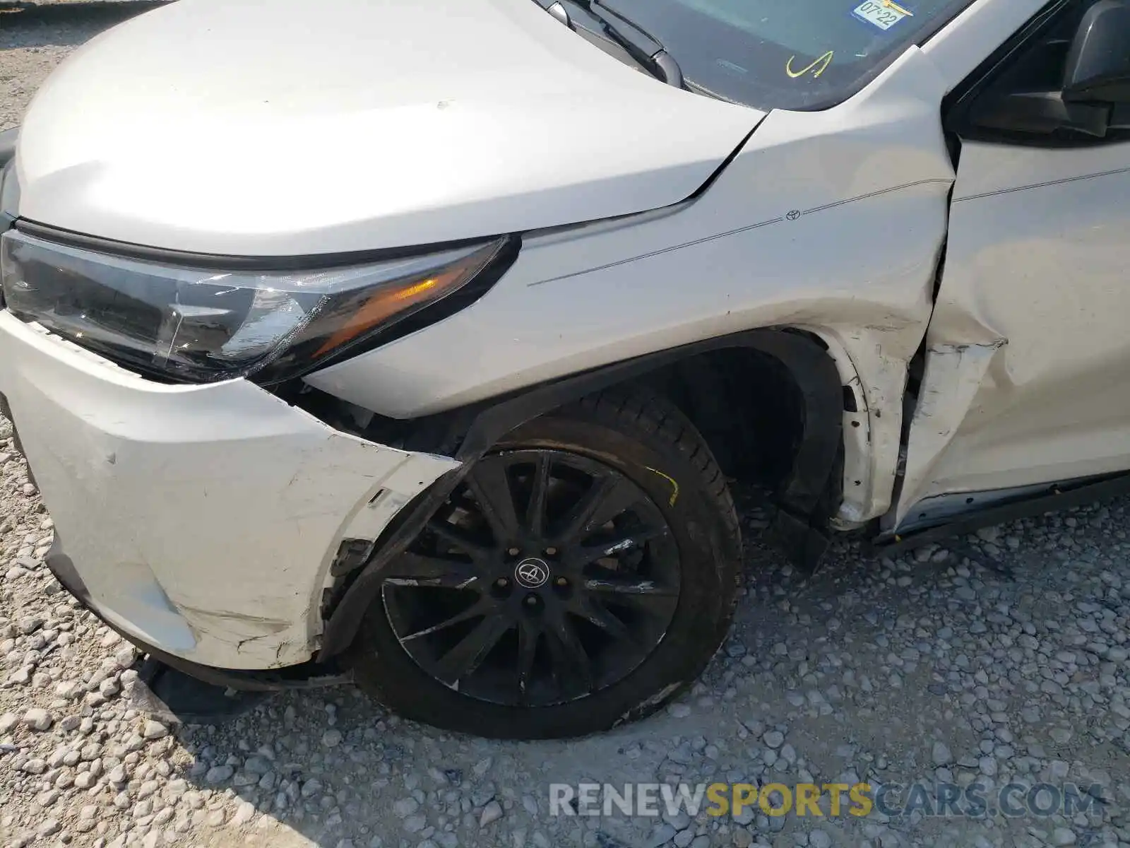 9 Photograph of a damaged car 5TDKZRFH1KS324459 TOYOTA HIGHLANDER 2019