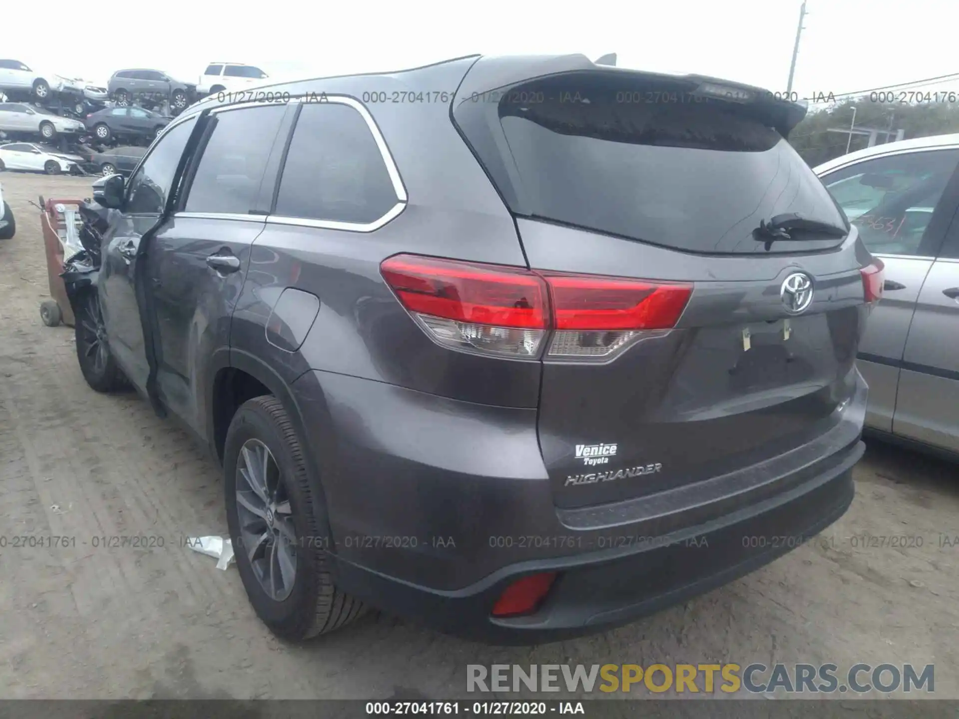 3 Photograph of a damaged car 5TDKZRFH1KS340550 TOYOTA HIGHLANDER 2019