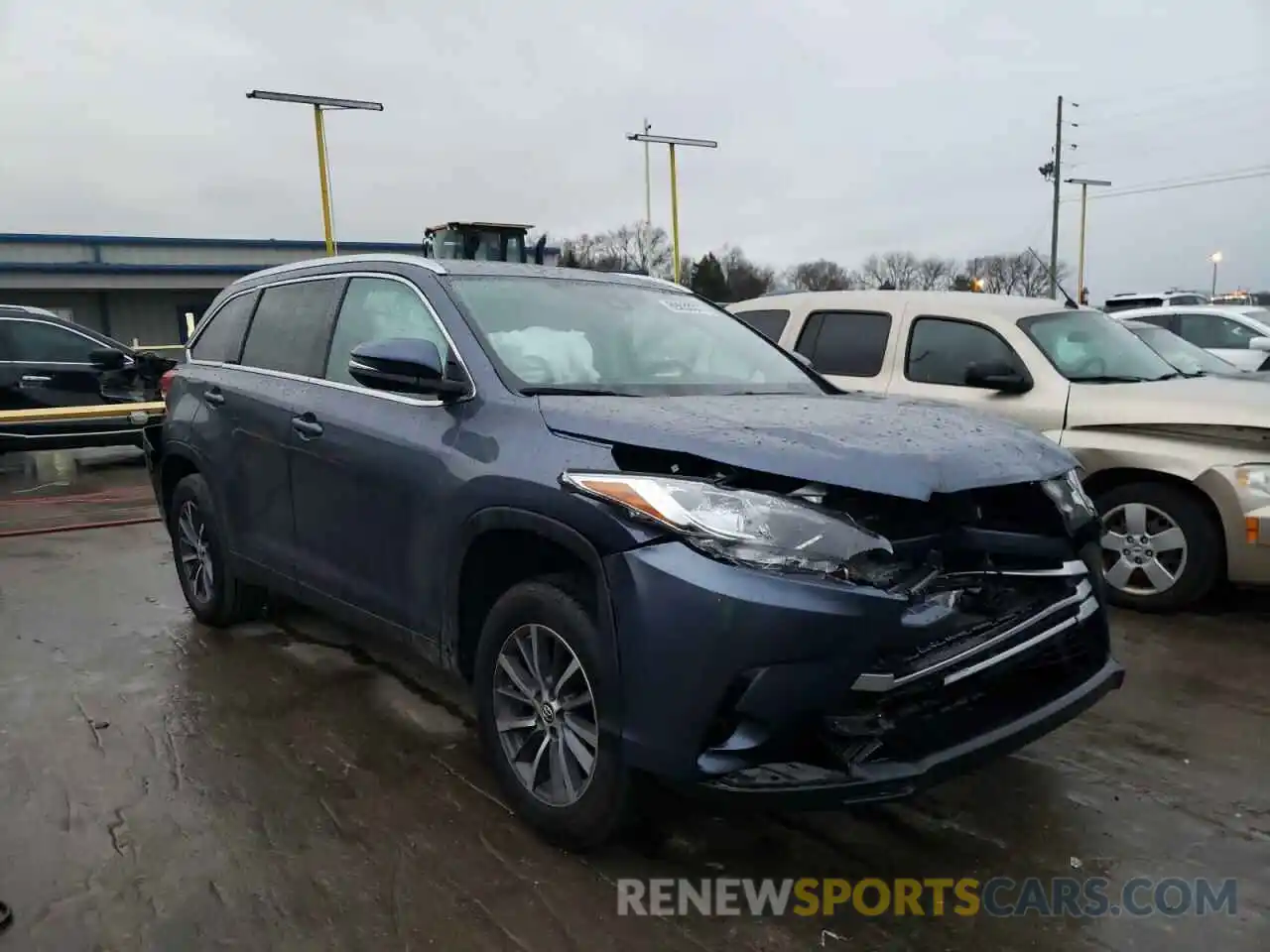 1 Photograph of a damaged car 5TDKZRFH1KS340824 TOYOTA HIGHLANDER 2019