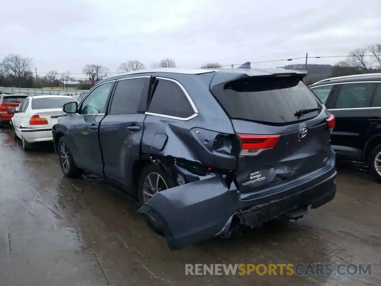 3 Photograph of a damaged car 5TDKZRFH1KS340824 TOYOTA HIGHLANDER 2019