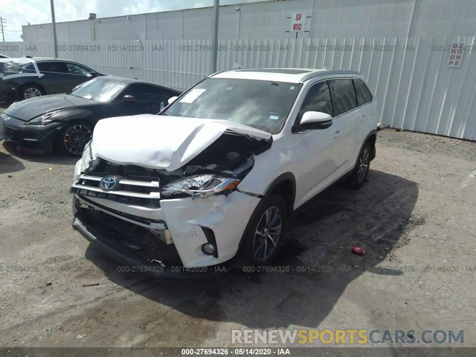 2 Photograph of a damaged car 5TDKZRFH1KS342315 TOYOTA HIGHLANDER 2019