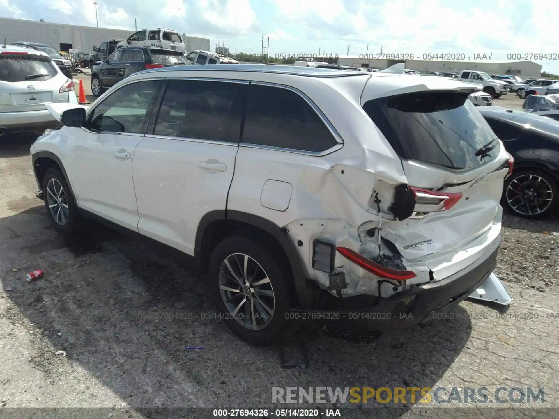 3 Photograph of a damaged car 5TDKZRFH1KS342315 TOYOTA HIGHLANDER 2019