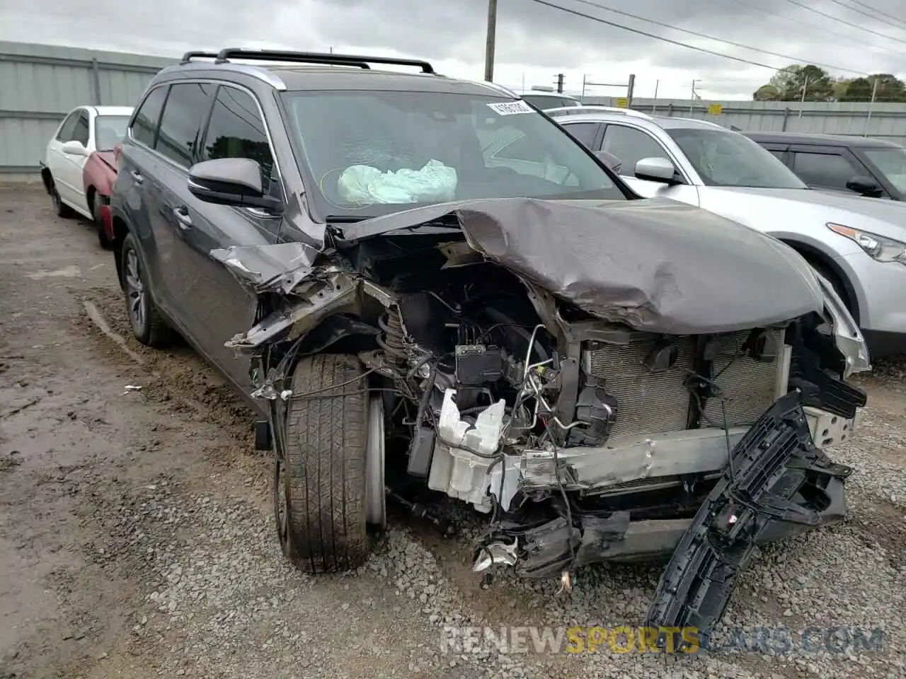 1 Photograph of a damaged car 5TDKZRFH1KS345134 TOYOTA HIGHLANDER 2019