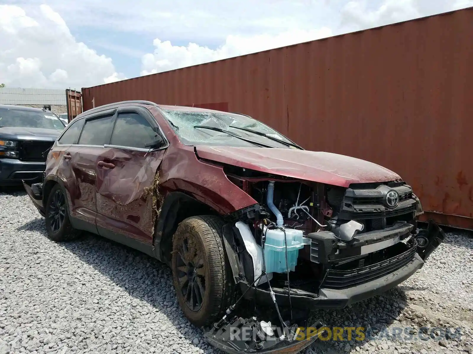 1 Photograph of a damaged car 5TDKZRFH1KS349328 TOYOTA HIGHLANDER 2019