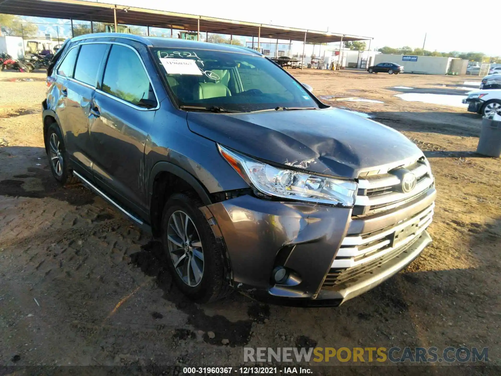 1 Photograph of a damaged car 5TDKZRFH1KS355016 TOYOTA HIGHLANDER 2019