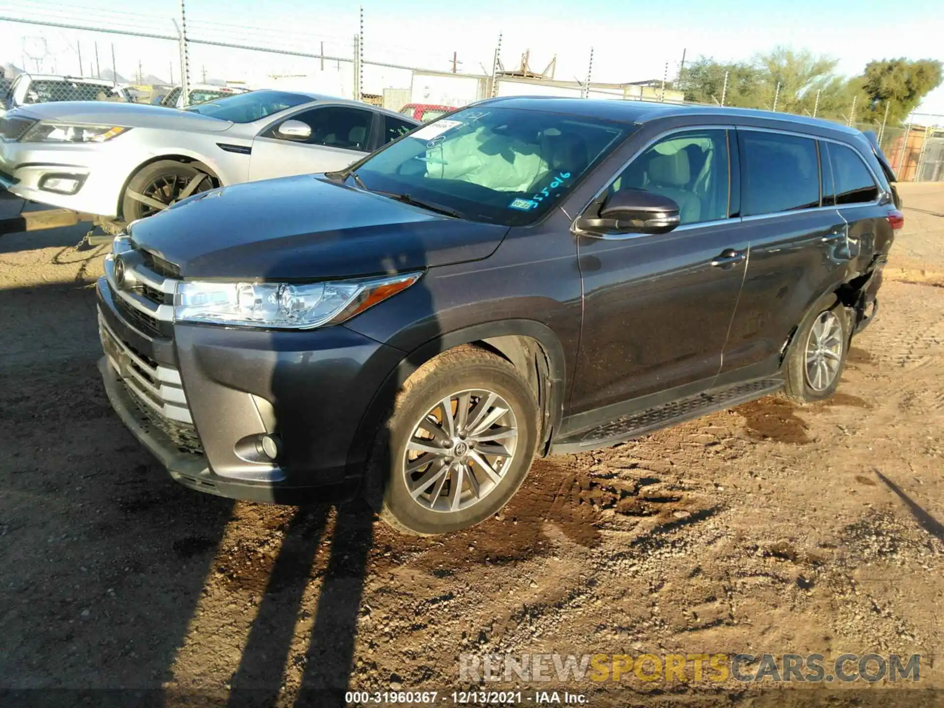 2 Фотография поврежденного автомобиля 5TDKZRFH1KS355016 TOYOTA HIGHLANDER 2019