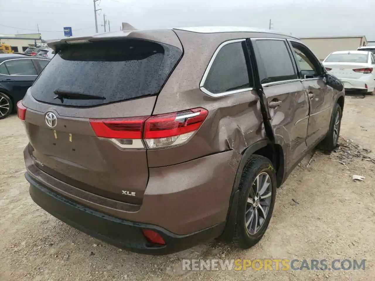 4 Фотография поврежденного автомобиля 5TDKZRFH1KS369191 TOYOTA HIGHLANDER 2019