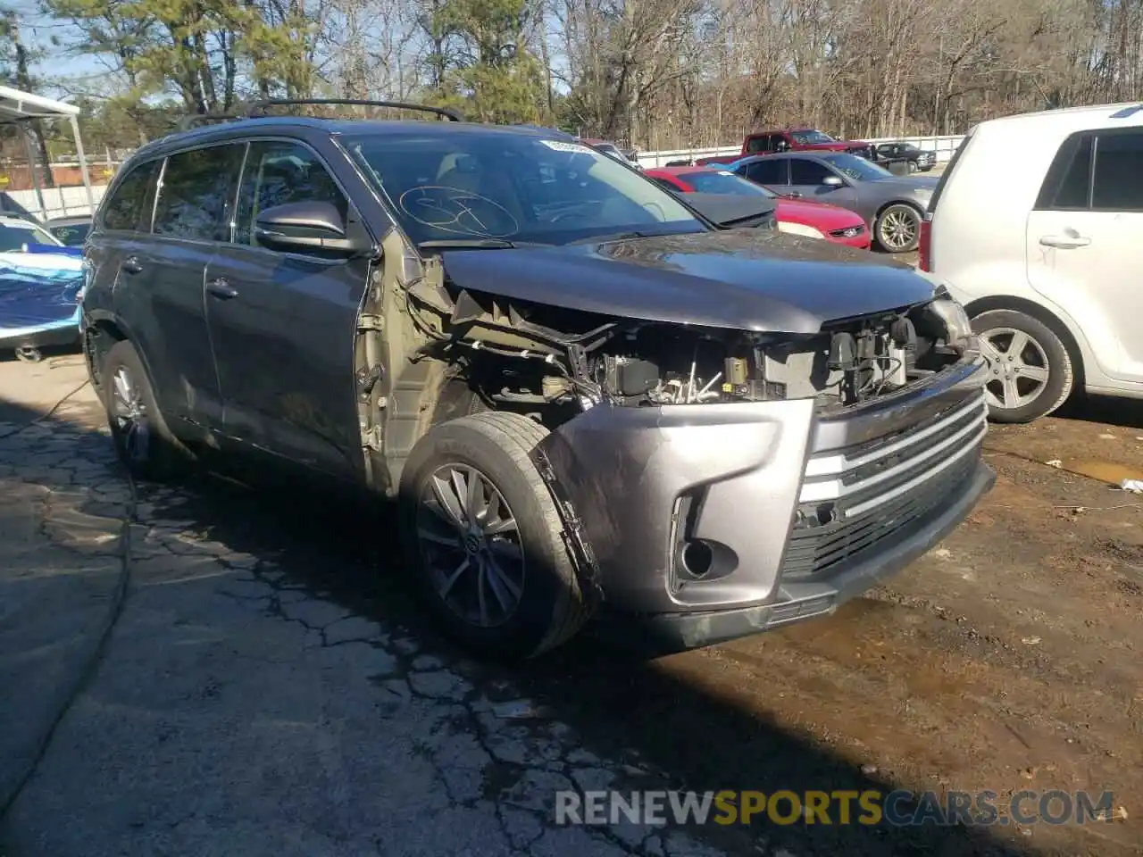 1 Photograph of a damaged car 5TDKZRFH1KS551621 TOYOTA HIGHLANDER 2019