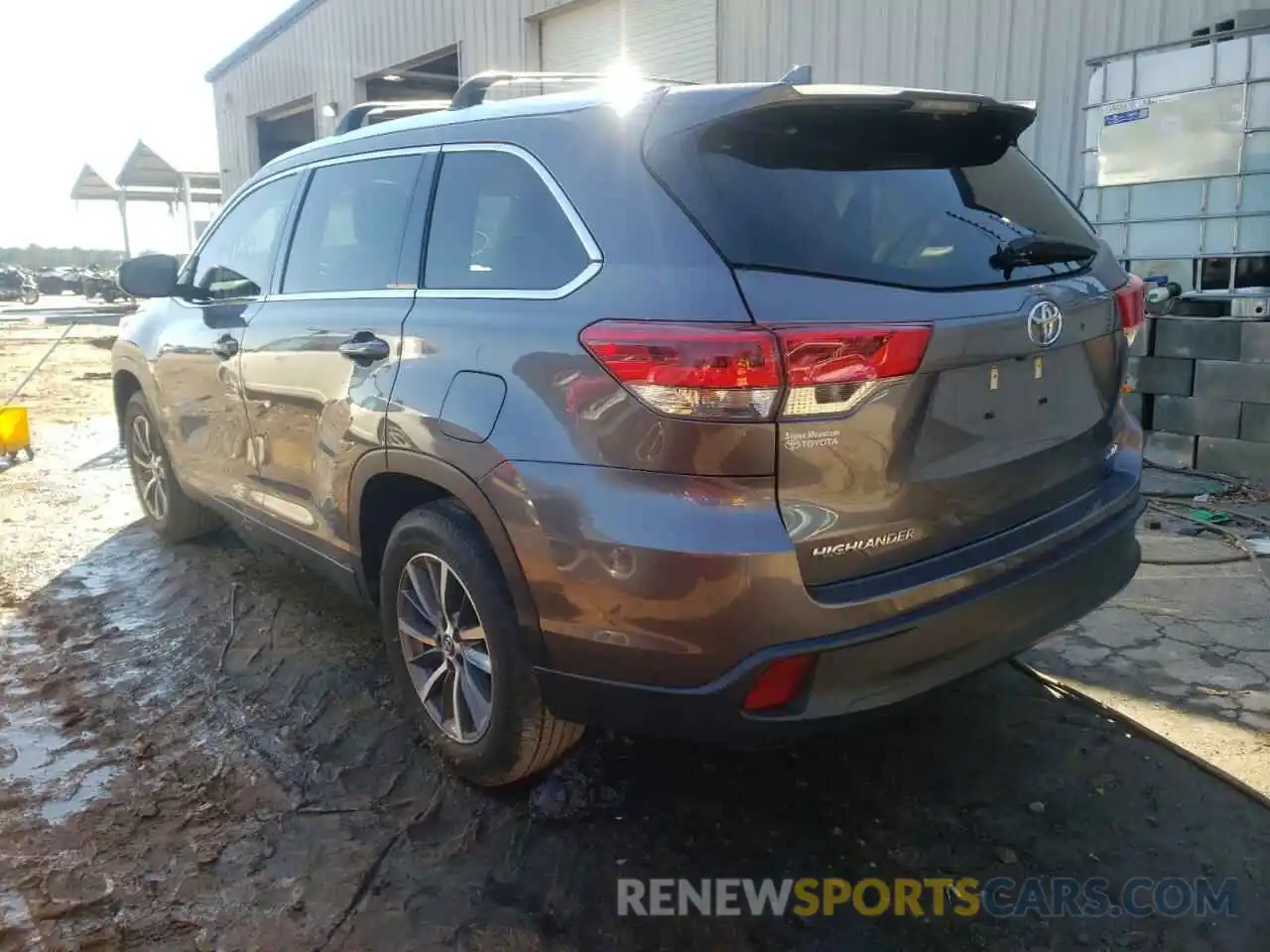 3 Фотография поврежденного автомобиля 5TDKZRFH1KS551621 TOYOTA HIGHLANDER 2019