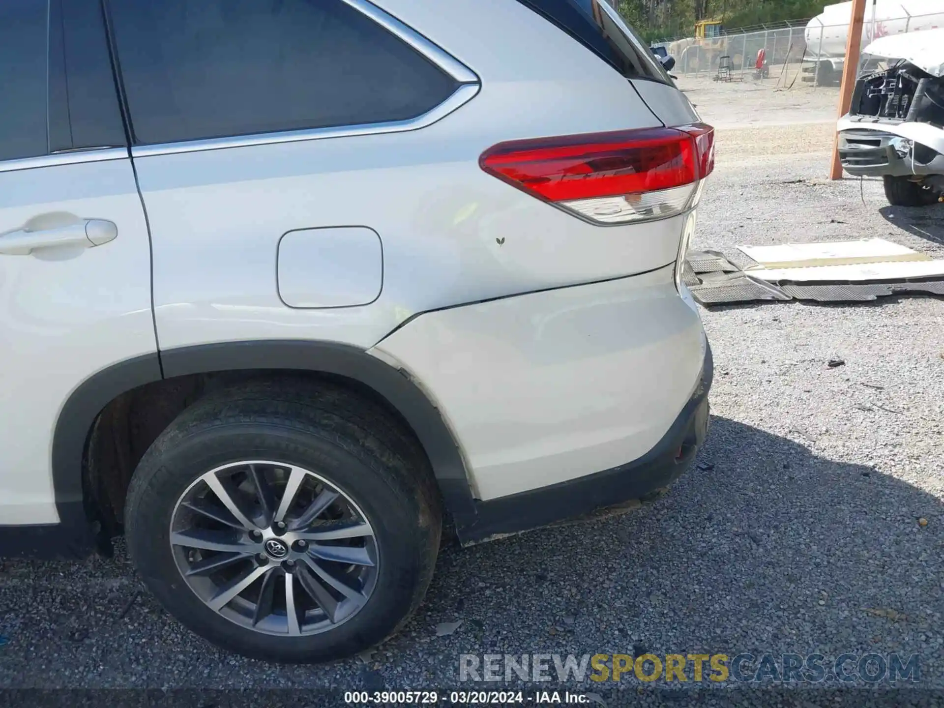 6 Photograph of a damaged car 5TDKZRFH1KS552025 TOYOTA HIGHLANDER 2019