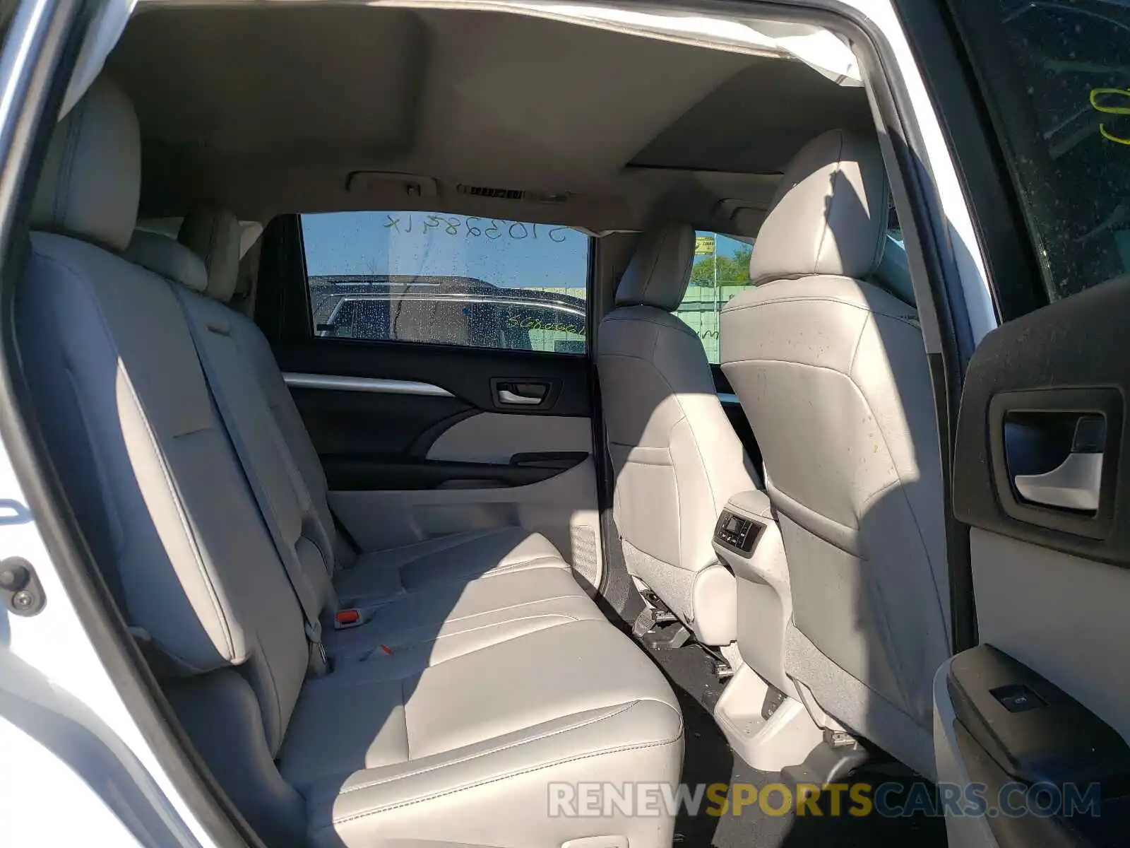 6 Фотография поврежденного автомобиля 5TDKZRFH1KS552378 TOYOTA HIGHLANDER 2019