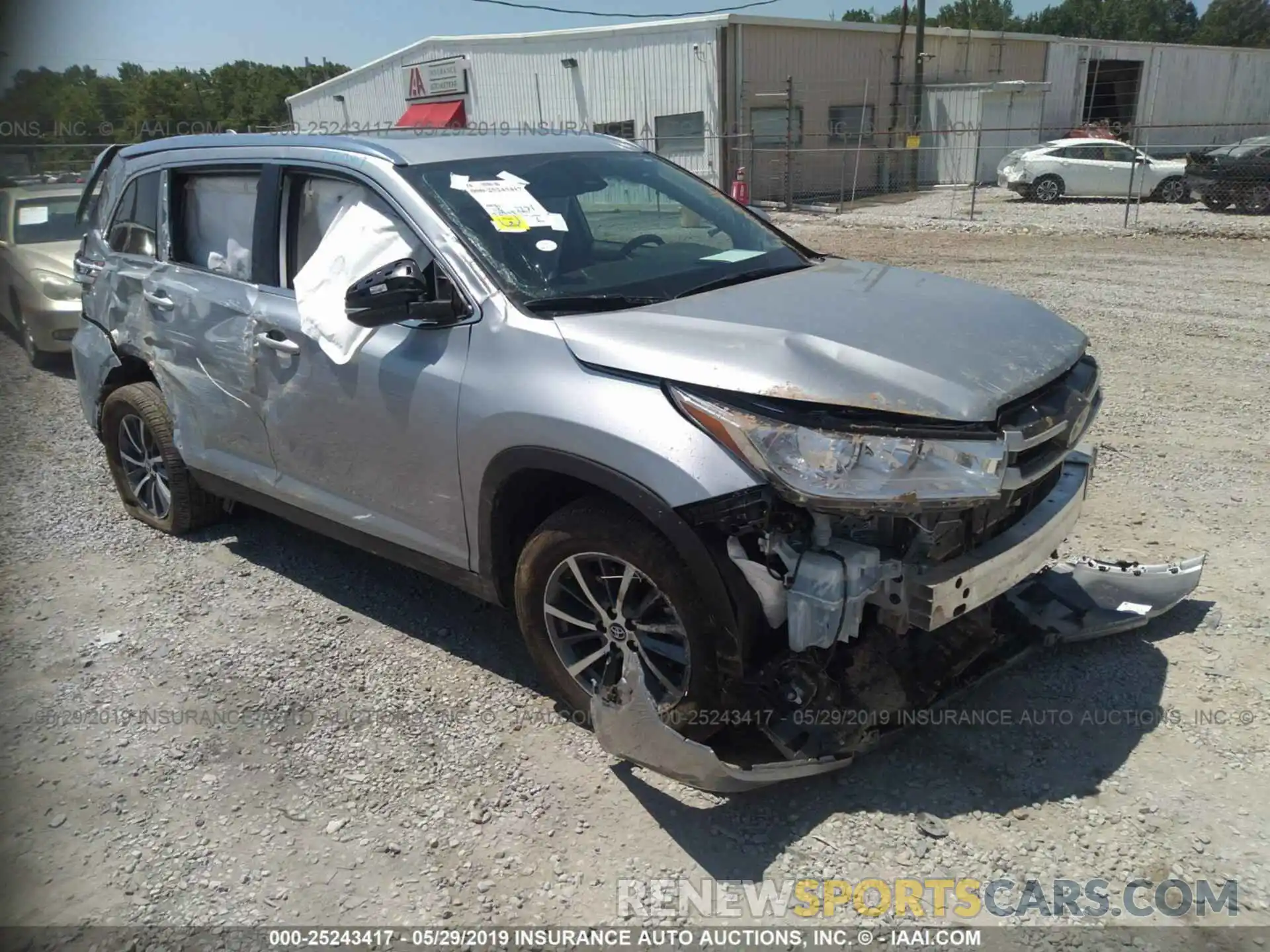 1 Photograph of a damaged car 5TDKZRFH1KS553076 TOYOTA HIGHLANDER 2019