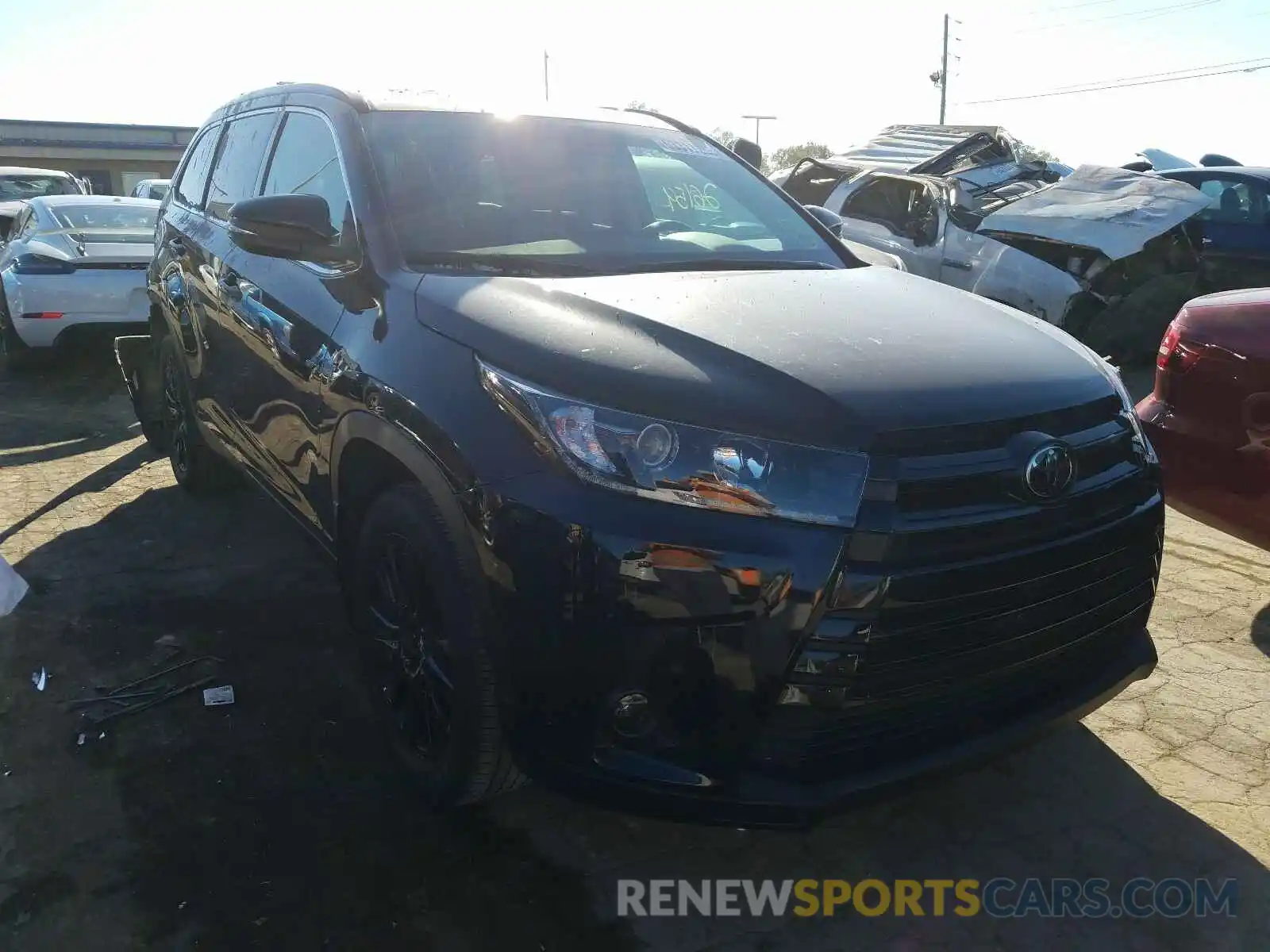 1 Фотография поврежденного автомобиля 5TDKZRFH1KS555006 TOYOTA HIGHLANDER 2019