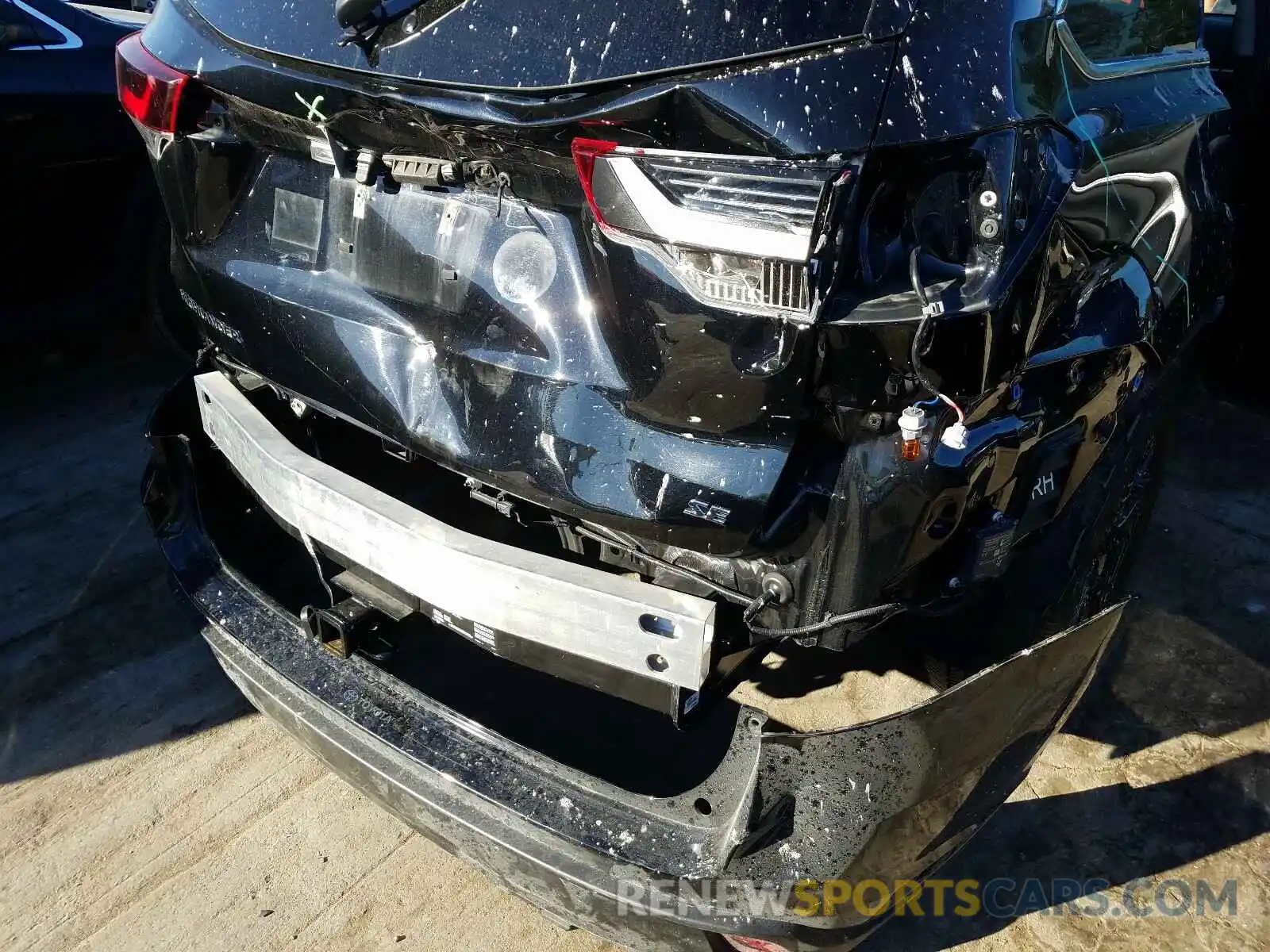 9 Photograph of a damaged car 5TDKZRFH1KS555006 TOYOTA HIGHLANDER 2019