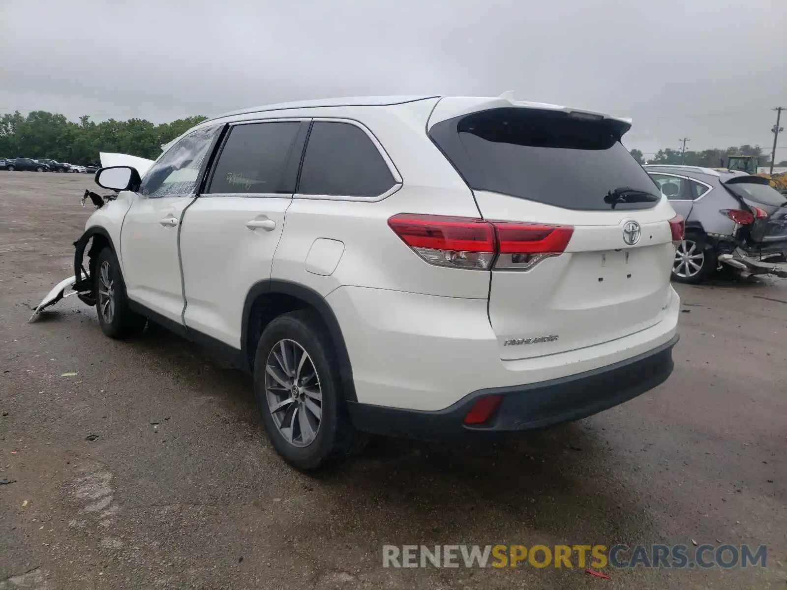 3 Фотография поврежденного автомобиля 5TDKZRFH1KS555457 TOYOTA HIGHLANDER 2019