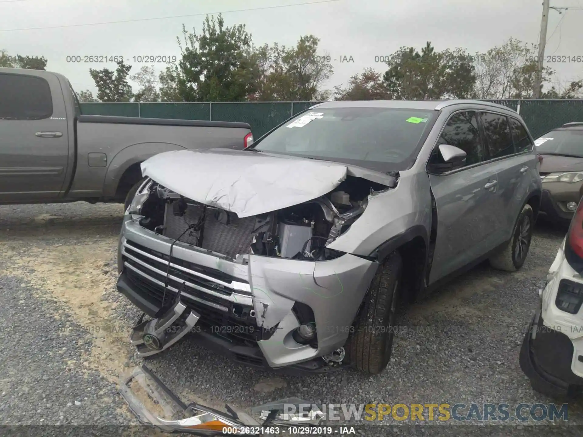 2 Photograph of a damaged car 5TDKZRFH1KS562277 TOYOTA HIGHLANDER 2019