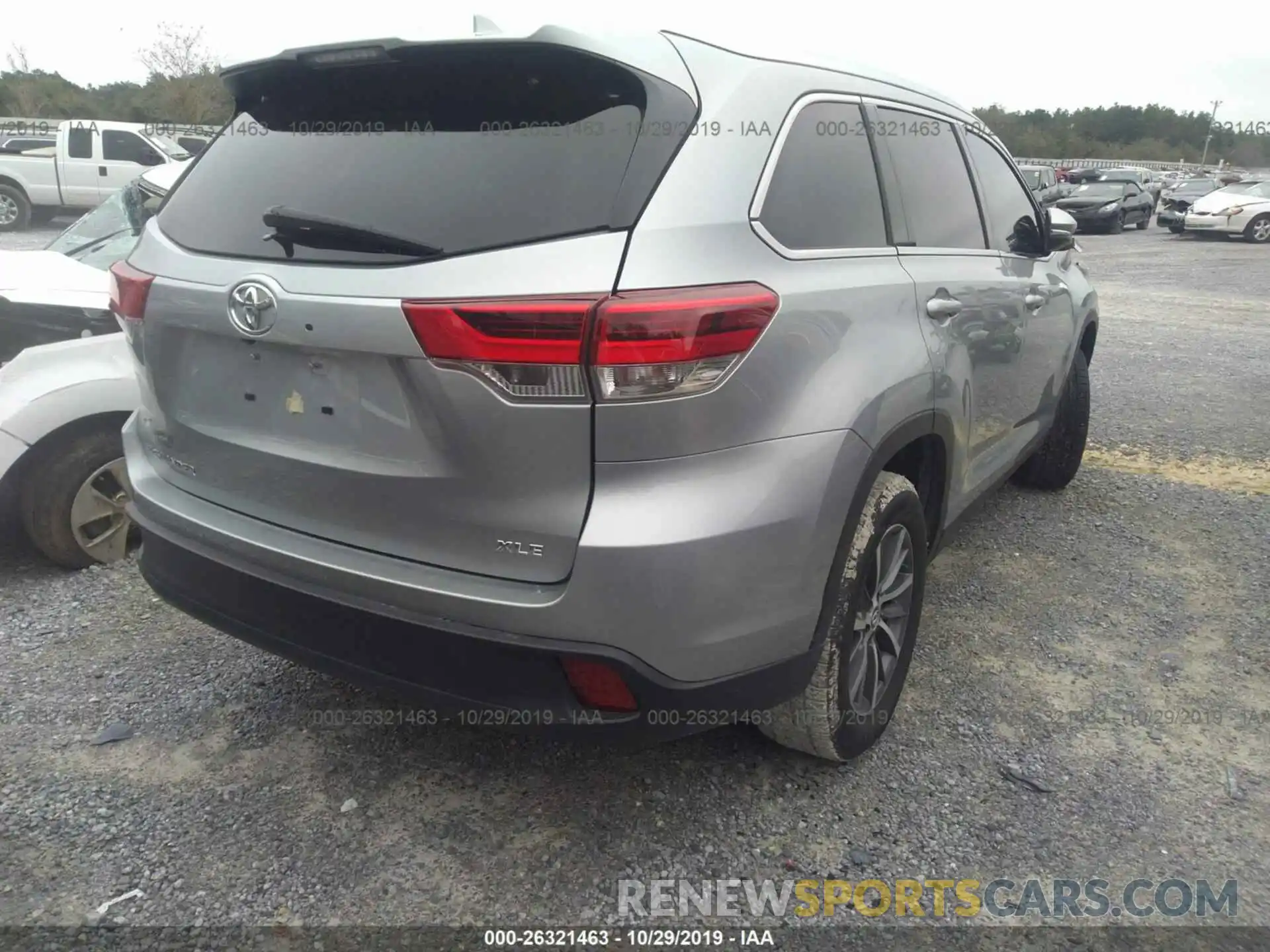 4 Photograph of a damaged car 5TDKZRFH1KS562277 TOYOTA HIGHLANDER 2019