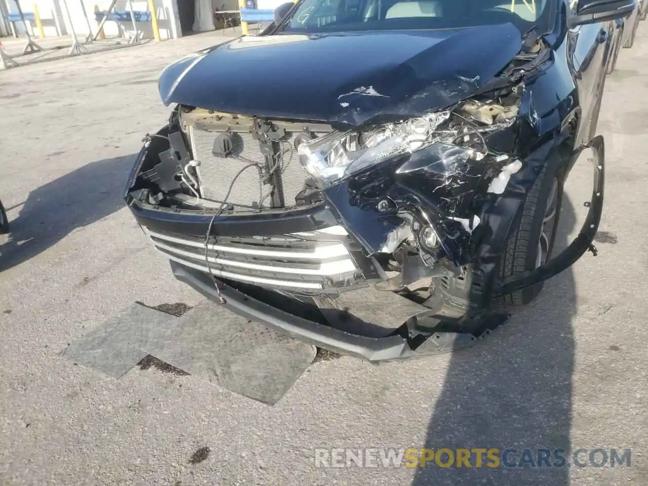 9 Photograph of a damaged car 5TDKZRFH1KS562800 TOYOTA HIGHLANDER 2019