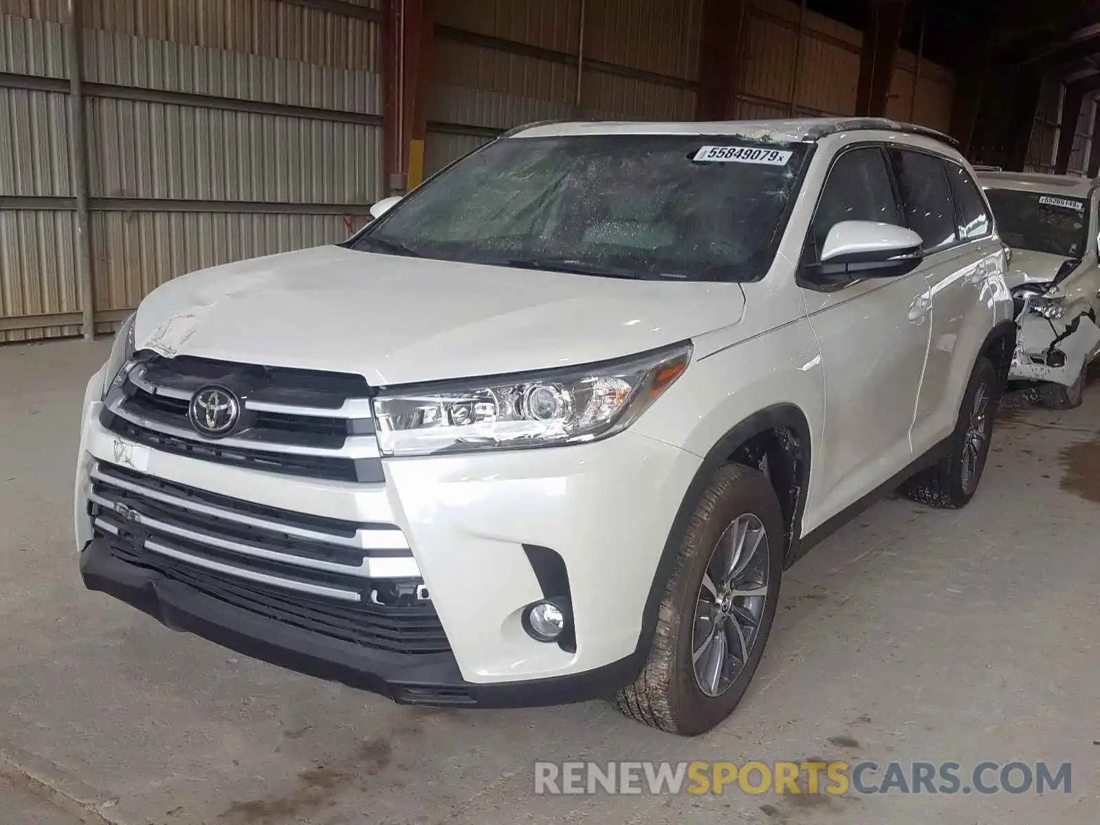 2 Photograph of a damaged car 5TDKZRFH1KS563851 TOYOTA HIGHLANDER 2019