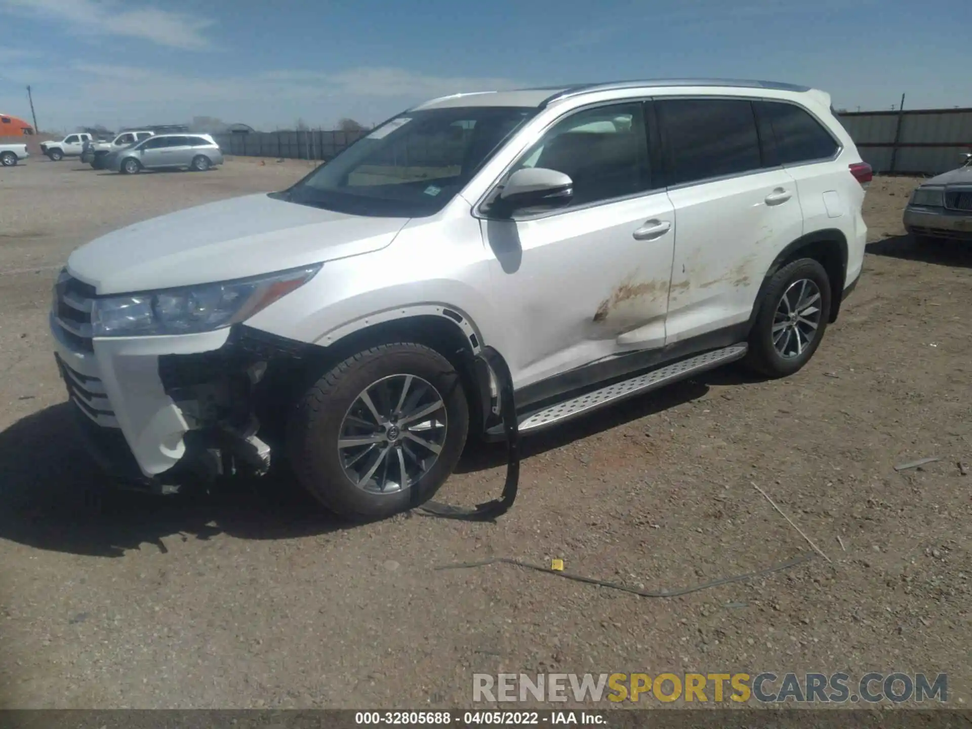 2 Photograph of a damaged car 5TDKZRFH1KS565521 TOYOTA HIGHLANDER 2019