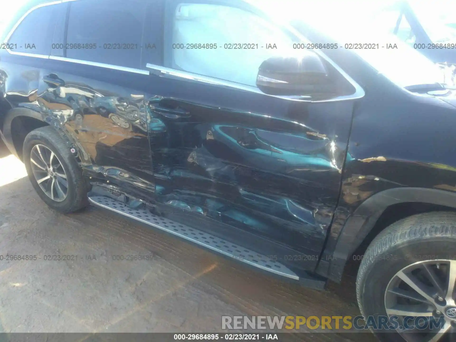 6 Photograph of a damaged car 5TDKZRFH1KS565793 TOYOTA HIGHLANDER 2019