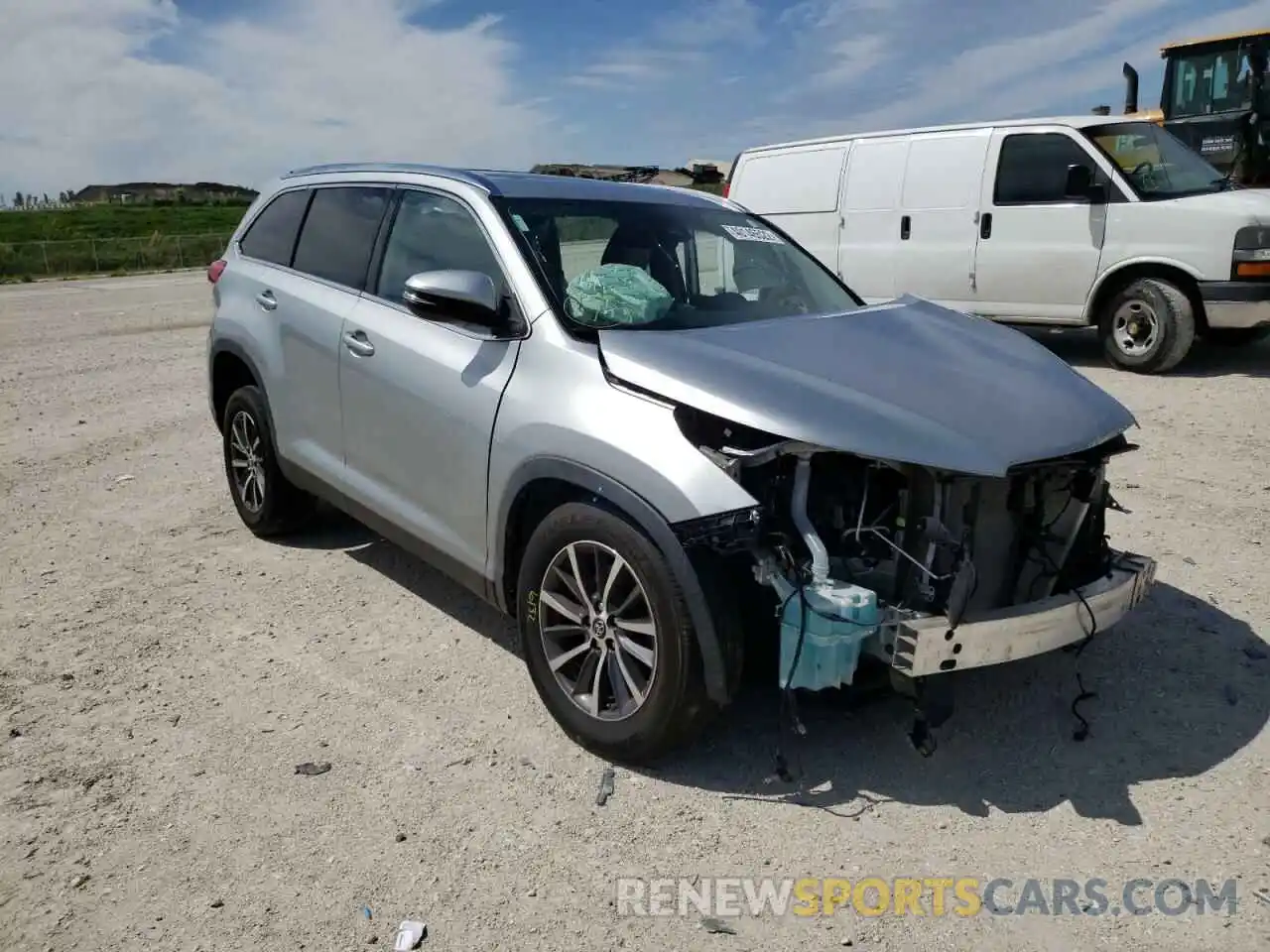 1 Photograph of a damaged car 5TDKZRFH1KS568502 TOYOTA HIGHLANDER 2019