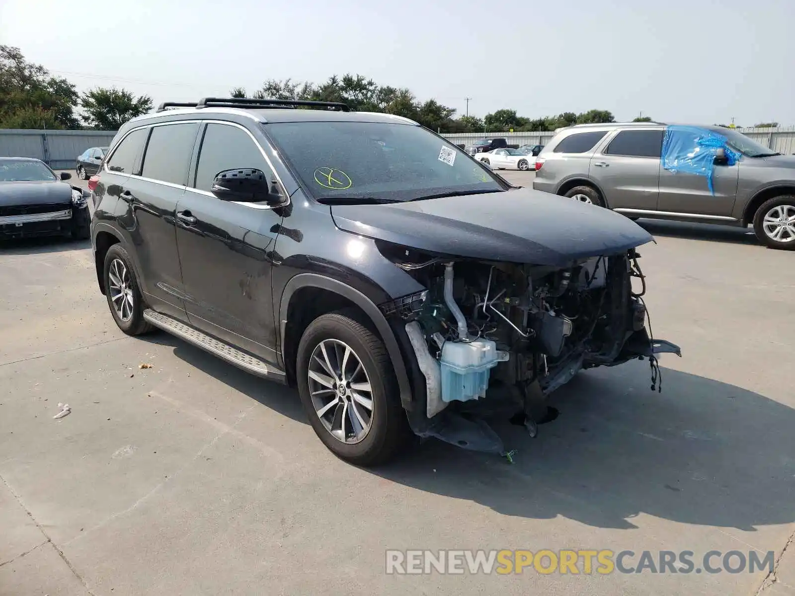 1 Photograph of a damaged car 5TDKZRFH1KS570430 TOYOTA HIGHLANDER 2019