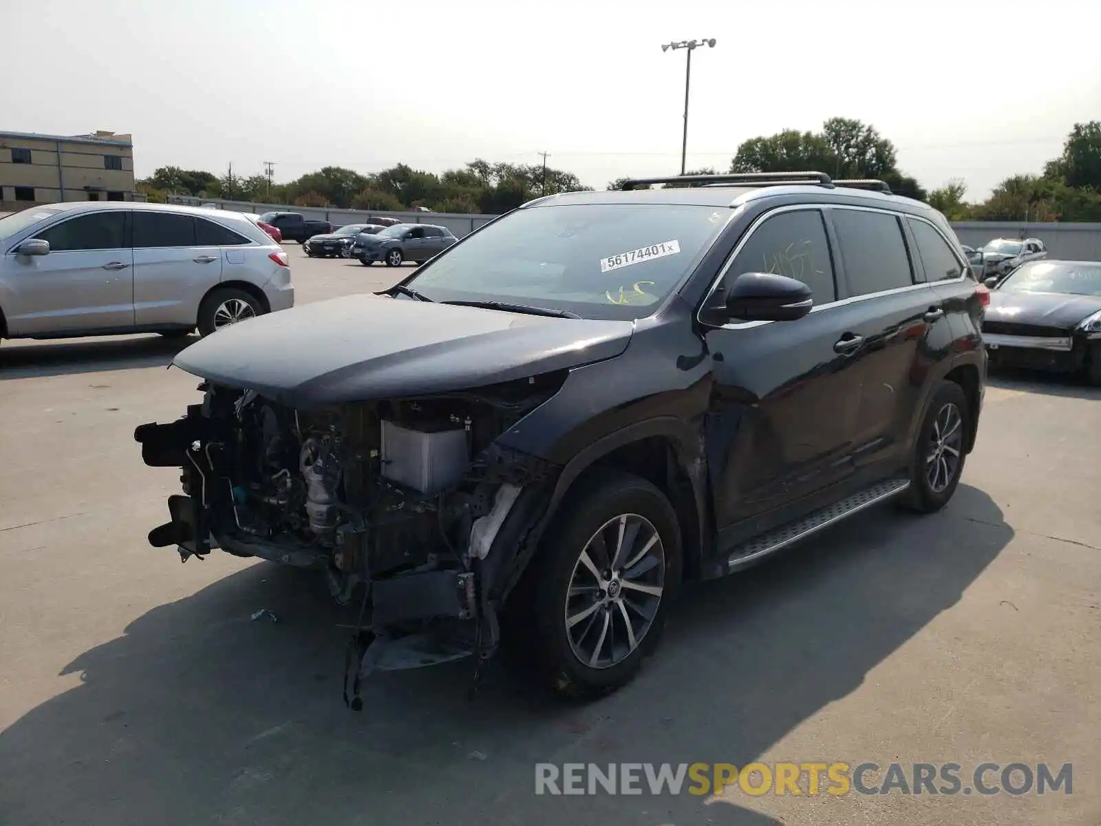 2 Photograph of a damaged car 5TDKZRFH1KS570430 TOYOTA HIGHLANDER 2019