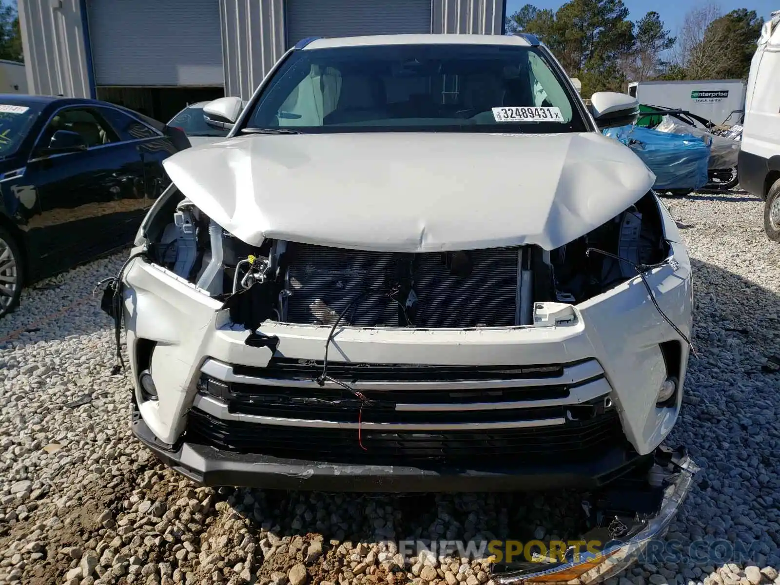 9 Photograph of a damaged car 5TDKZRFH1KS574896 TOYOTA HIGHLANDER 2019