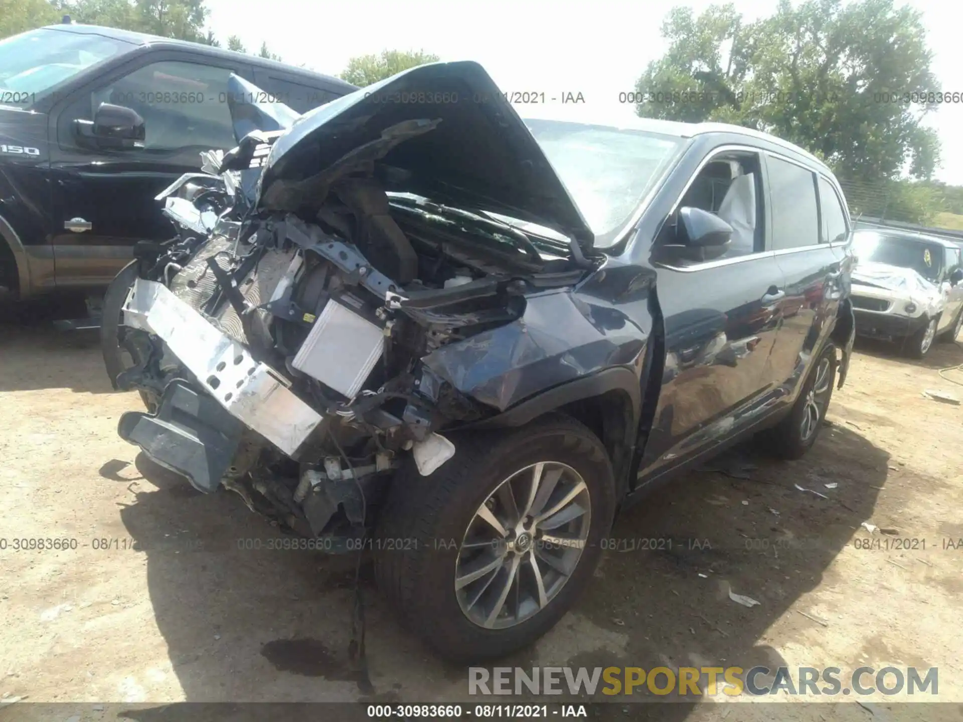 2 Photograph of a damaged car 5TDKZRFH2KS292136 TOYOTA HIGHLANDER 2019