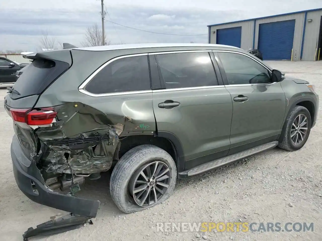 3 Photograph of a damaged car 5TDKZRFH2KS294310 TOYOTA HIGHLANDER 2019