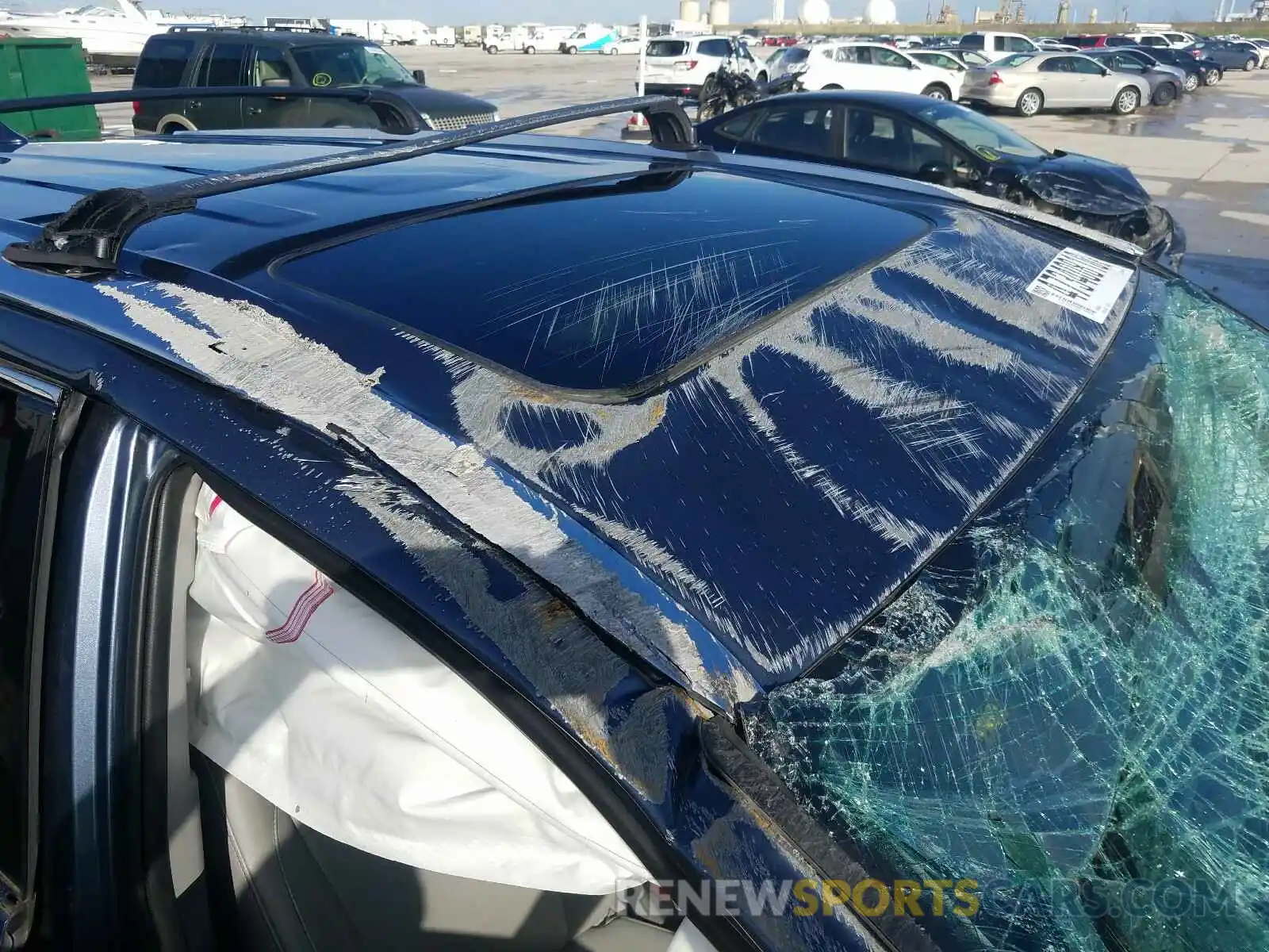 10 Photograph of a damaged car 5TDKZRFH2KS299667 TOYOTA HIGHLANDER 2019