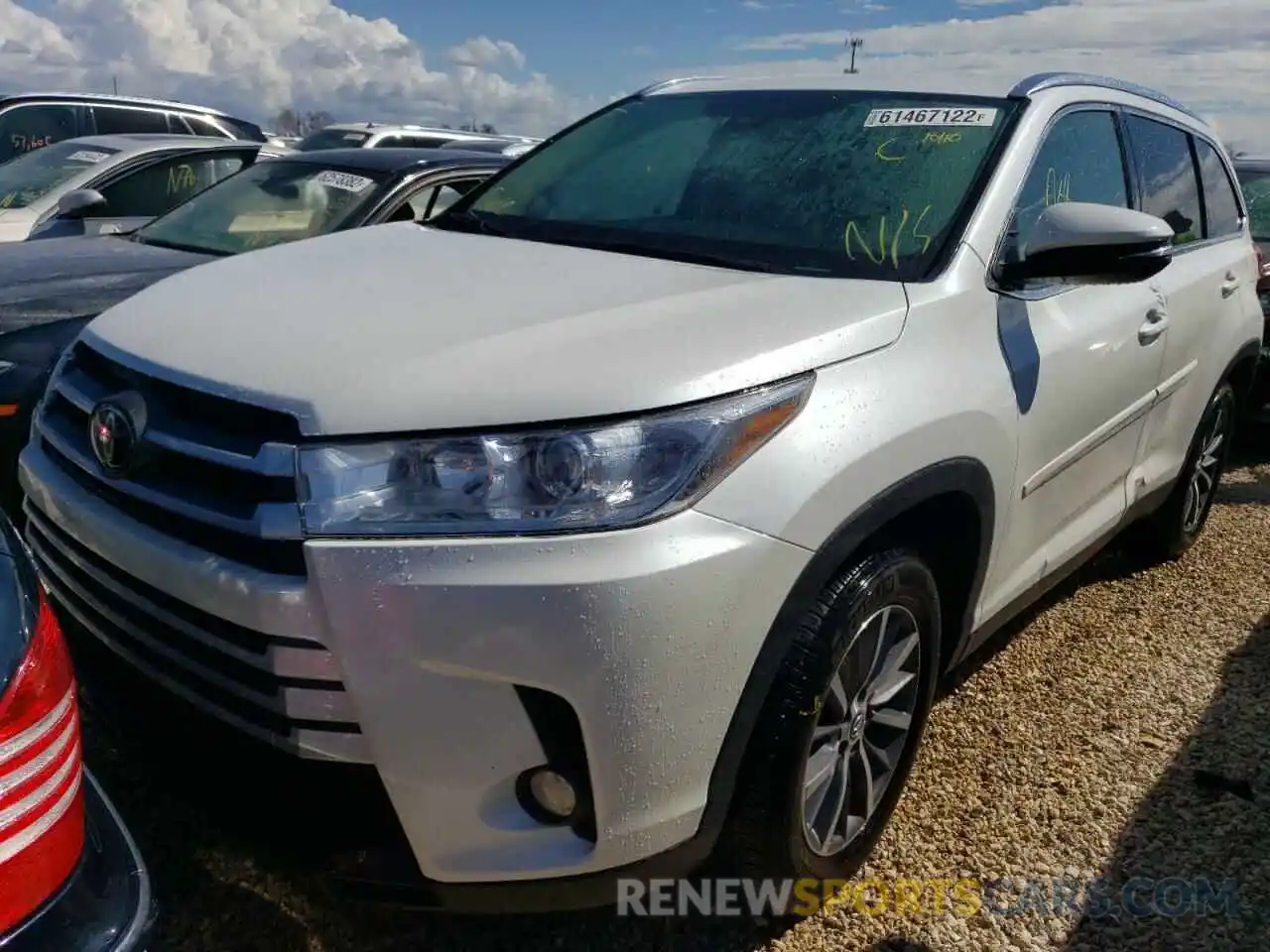 2 Photograph of a damaged car 5TDKZRFH2KS301966 TOYOTA HIGHLANDER 2019