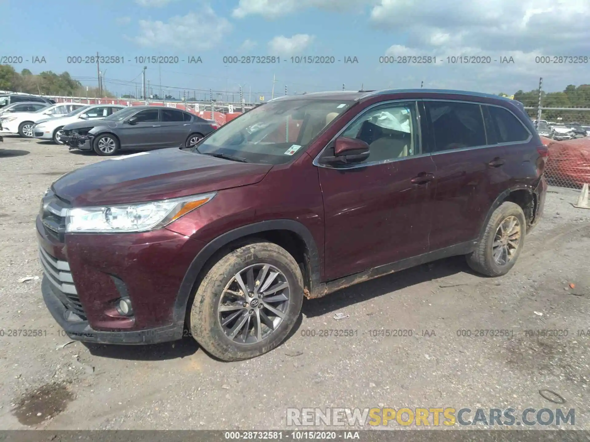 2 Photograph of a damaged car 5TDKZRFH2KS302843 TOYOTA HIGHLANDER 2019