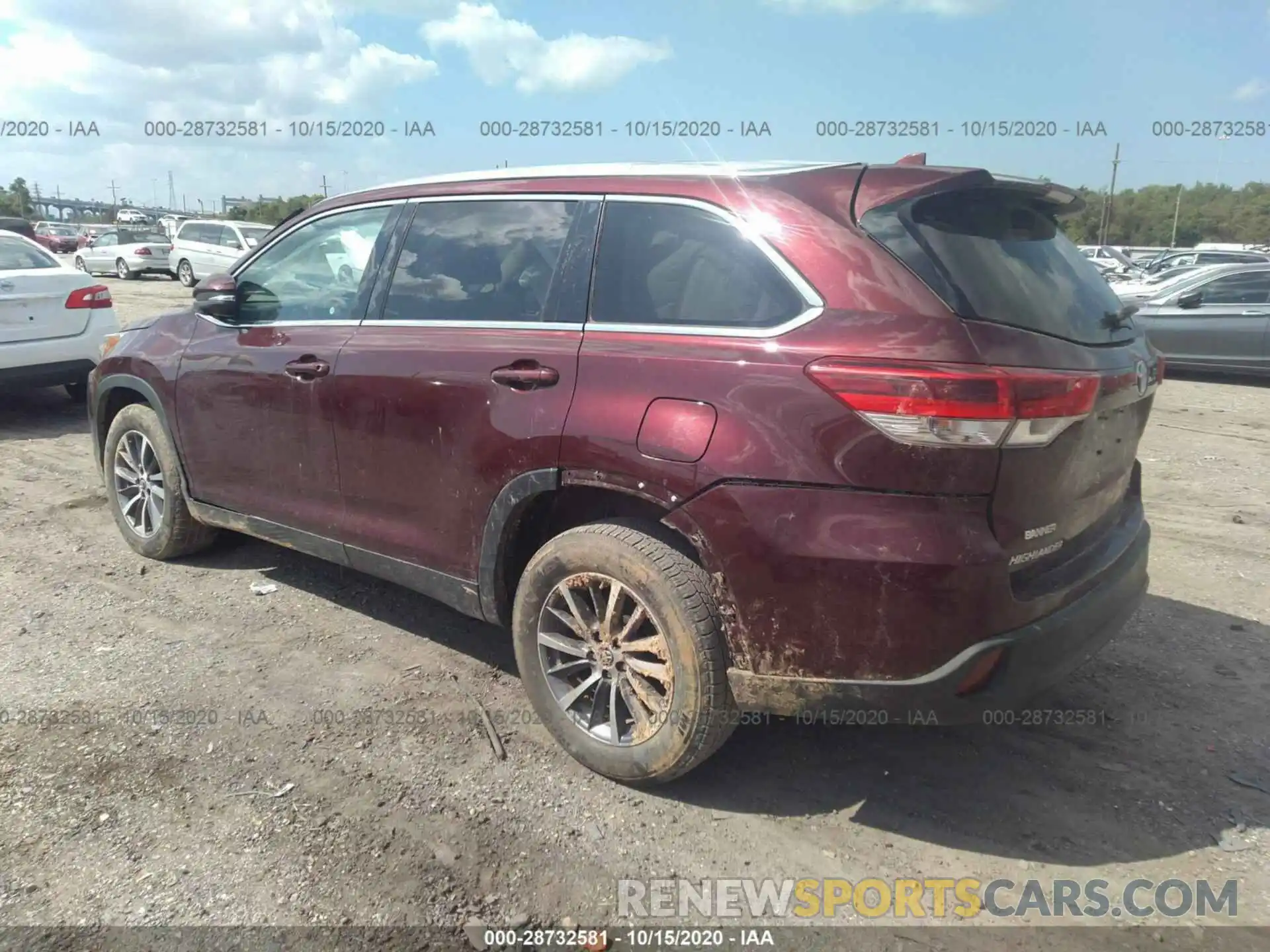 3 Photograph of a damaged car 5TDKZRFH2KS302843 TOYOTA HIGHLANDER 2019