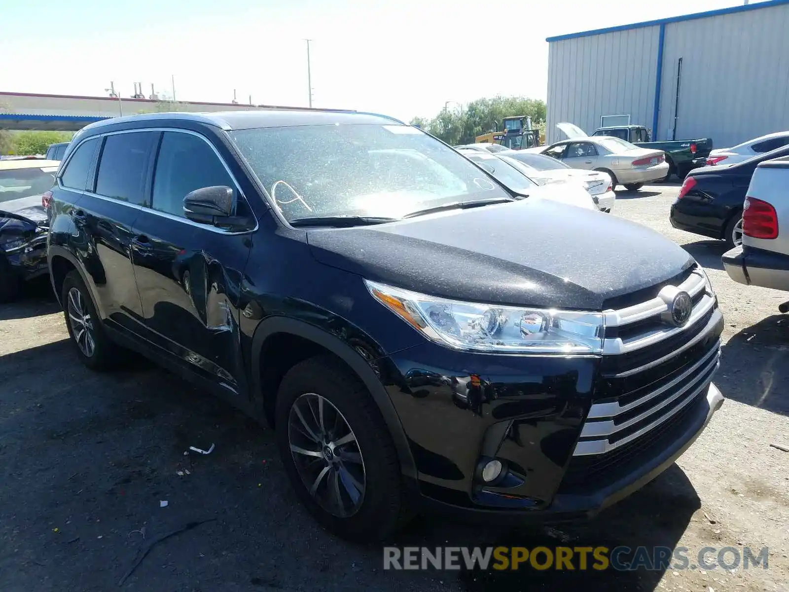 1 Photograph of a damaged car 5TDKZRFH2KS306066 TOYOTA HIGHLANDER 2019