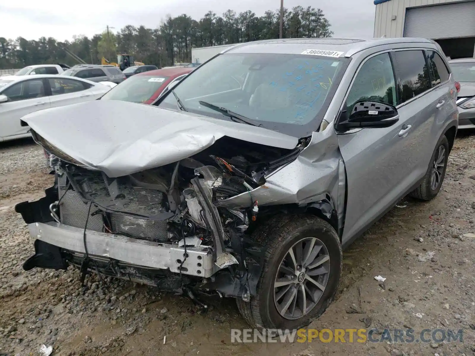 2 Photograph of a damaged car 5TDKZRFH2KS307637 TOYOTA HIGHLANDER 2019