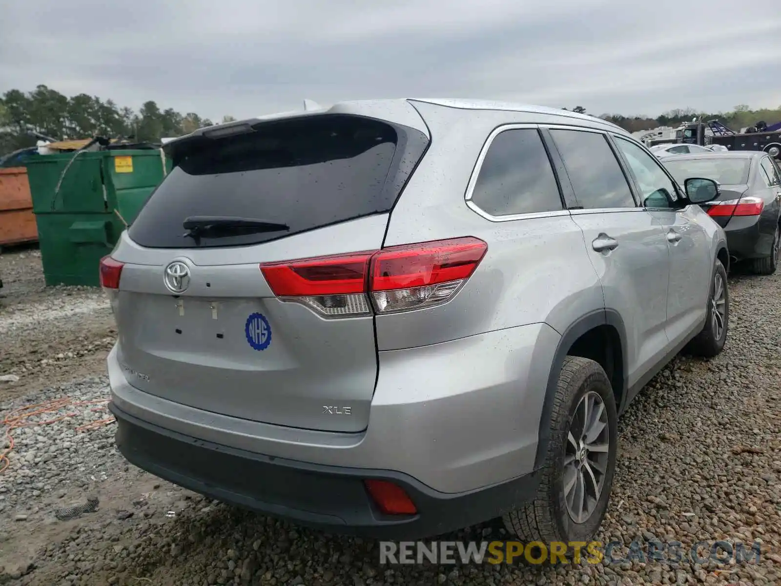 4 Photograph of a damaged car 5TDKZRFH2KS307637 TOYOTA HIGHLANDER 2019