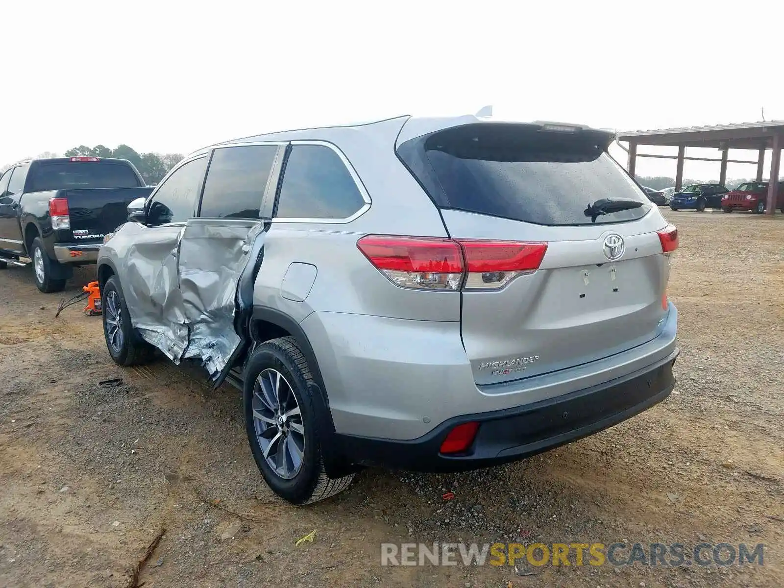 3 Photograph of a damaged car 5TDKZRFH2KS316371 TOYOTA HIGHLANDER 2019