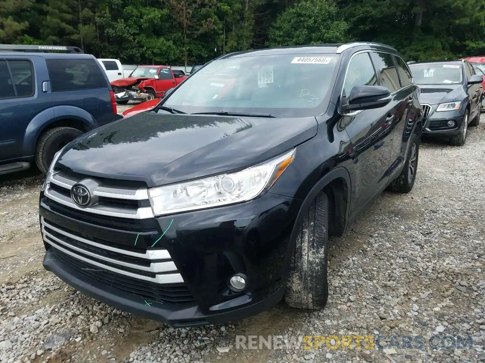 2 Photograph of a damaged car 5TDKZRFH2KS318590 TOYOTA HIGHLANDER 2019