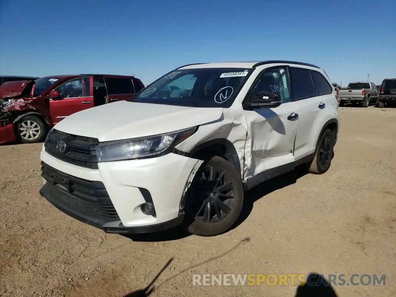 2 Photograph of a damaged car 5TDKZRFH2KS325992 TOYOTA HIGHLANDER 2019