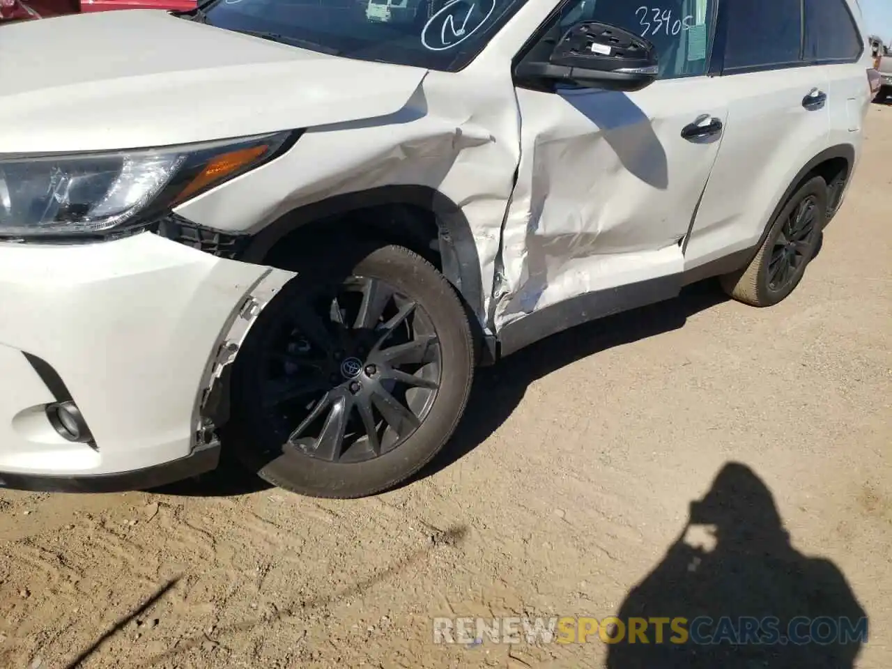 9 Photograph of a damaged car 5TDKZRFH2KS325992 TOYOTA HIGHLANDER 2019