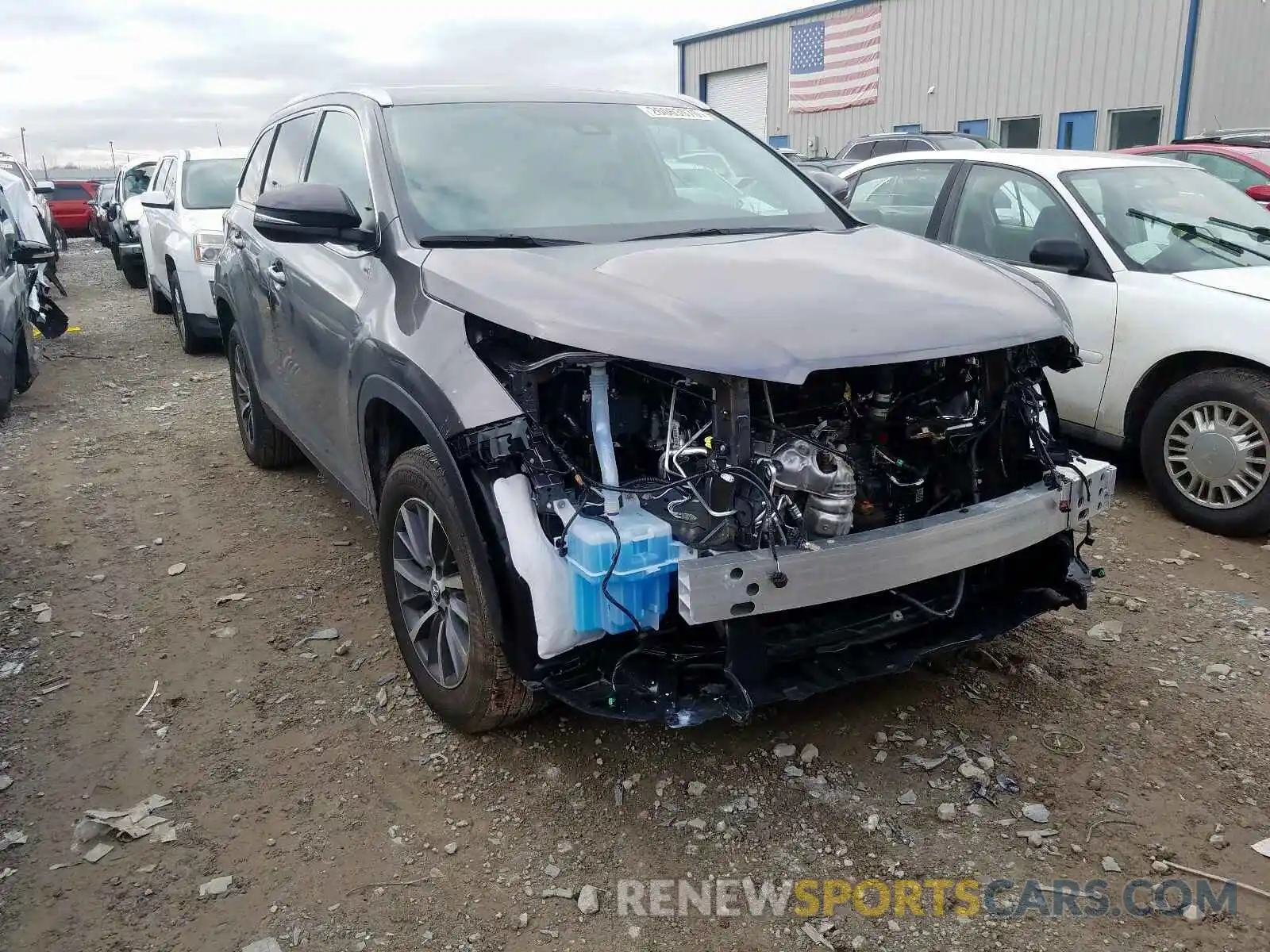 1 Фотография поврежденного автомобиля 5TDKZRFH2KS333087 TOYOTA HIGHLANDER 2019