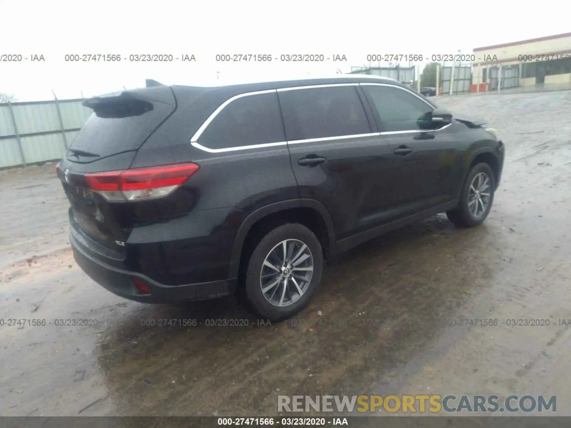 4 Photograph of a damaged car 5TDKZRFH2KS336412 TOYOTA HIGHLANDER 2019