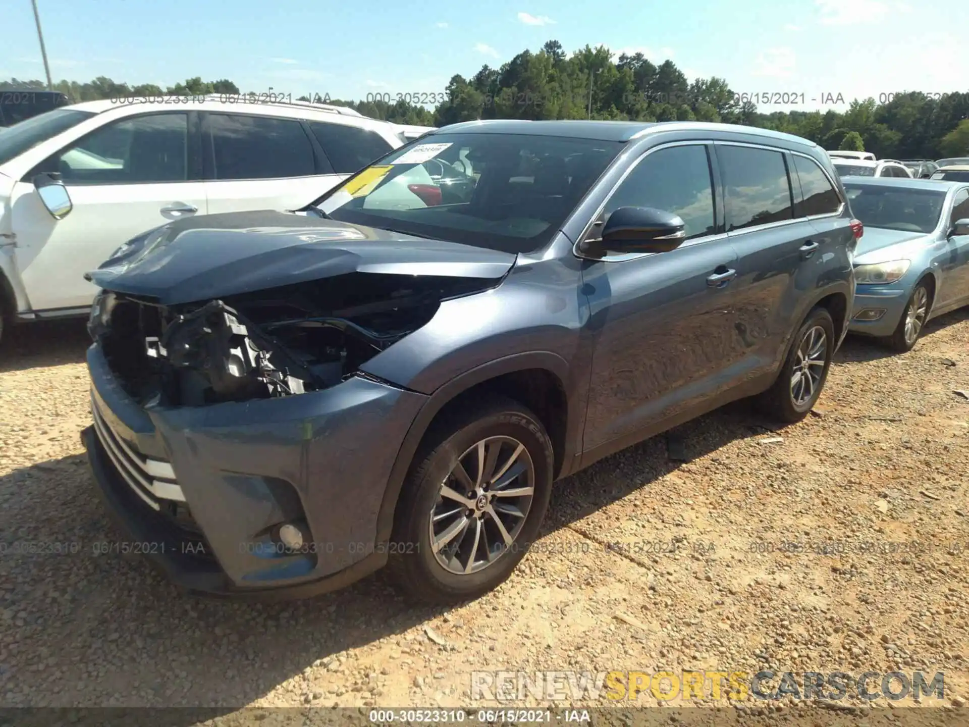 2 Photograph of a damaged car 5TDKZRFH2KS342226 TOYOTA HIGHLANDER 2019