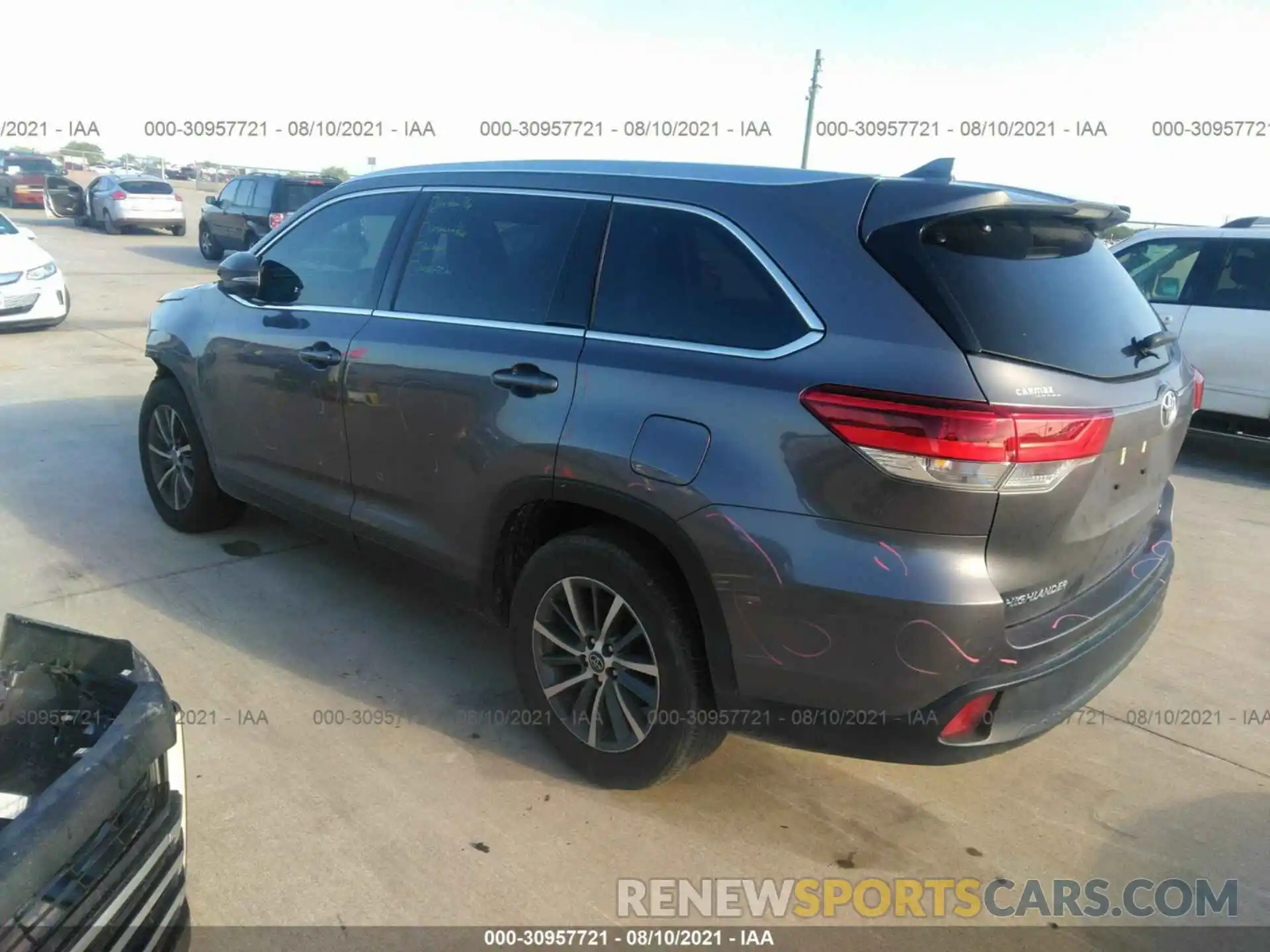 3 Photograph of a damaged car 5TDKZRFH2KS347622 TOYOTA HIGHLANDER 2019