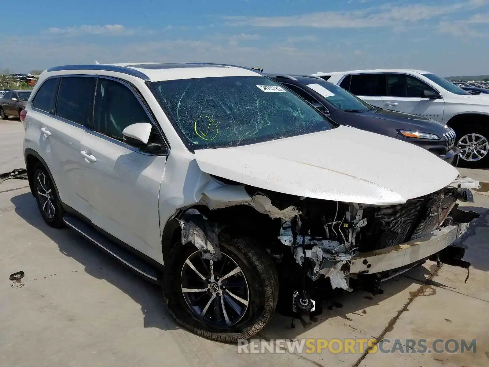 1 Фотография поврежденного автомобиля 5TDKZRFH2KS350181 TOYOTA HIGHLANDER 2019