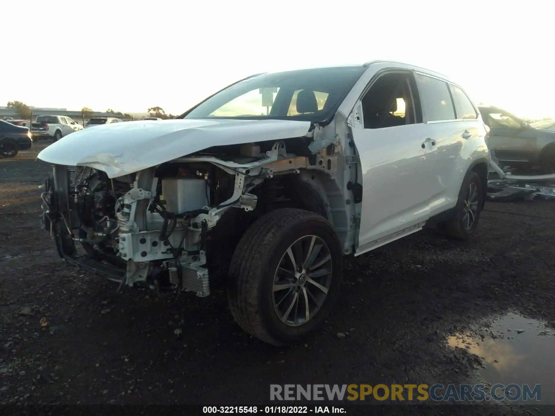 2 Photograph of a damaged car 5TDKZRFH2KS351802 TOYOTA HIGHLANDER 2019